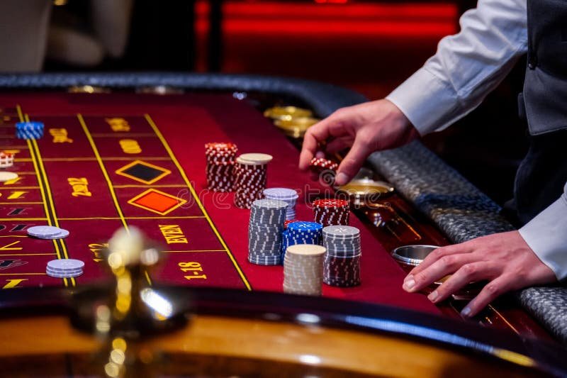 plus777 club casino slot games displayed on a mobile phone screen